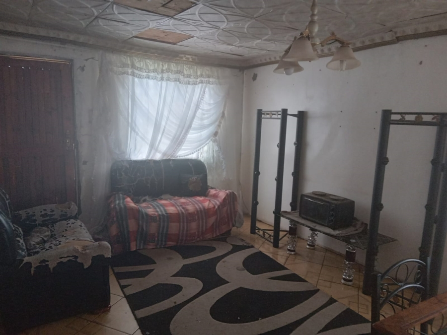 2 Bedroom Property for Sale in Kwa Nobuhle Eastern Cape